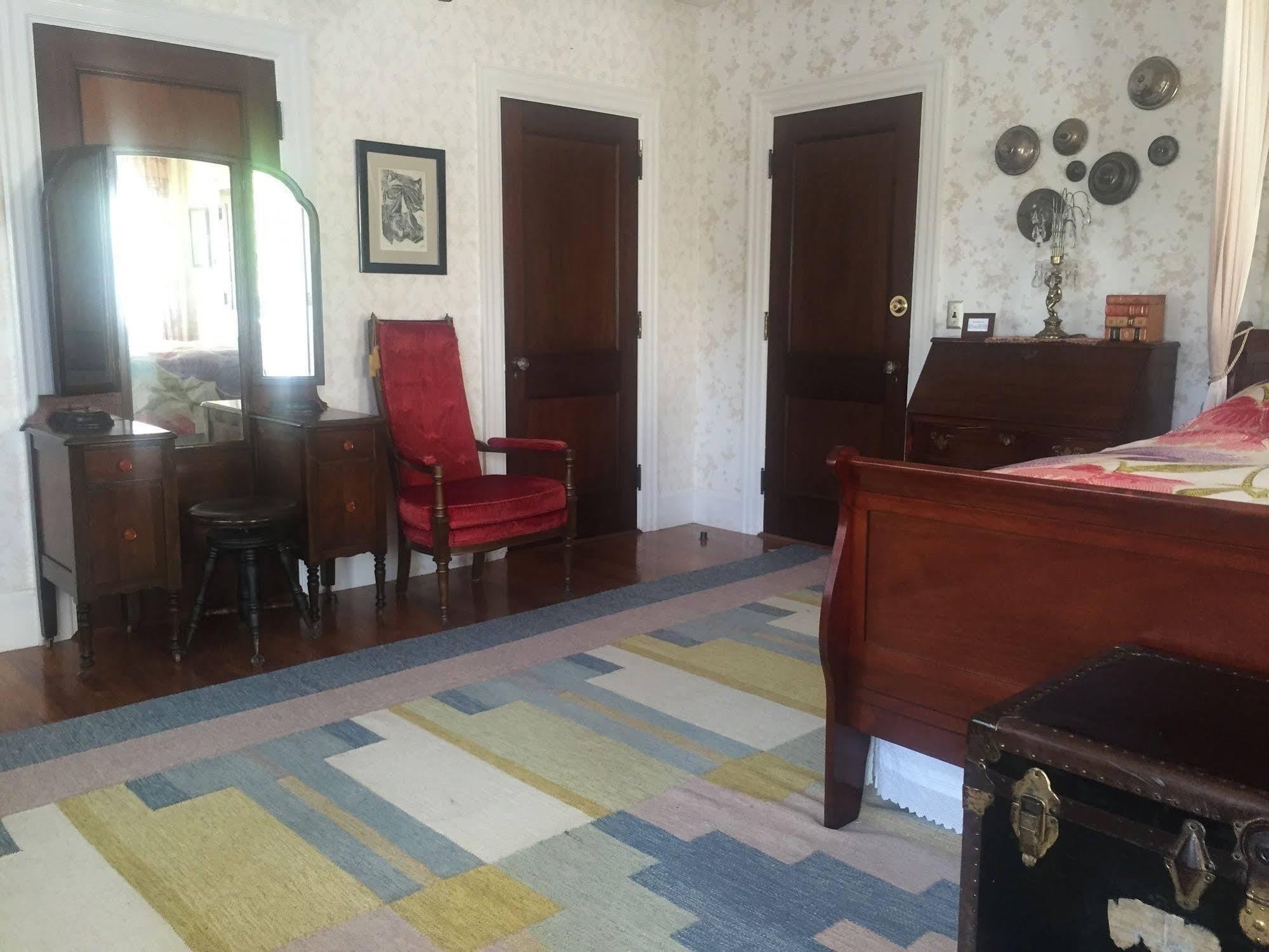 Munroe Inn Boutique Hotel Auburn Bagian luar foto