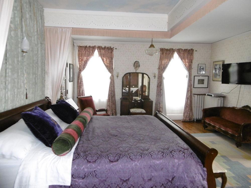 Munroe Inn Boutique Hotel Auburn Bagian luar foto